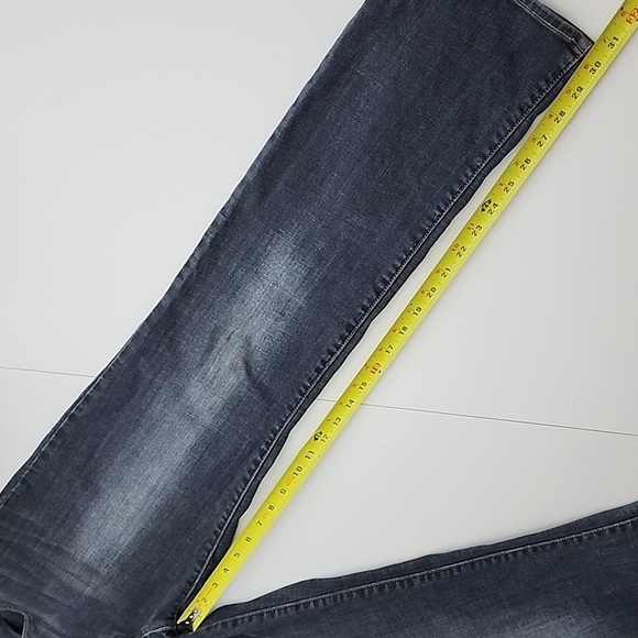 Levi's Women's Bold Curve Classic Straight Leg Denim Blue Fade Jeans Sz  31 X 32 - Picture 16 of 16